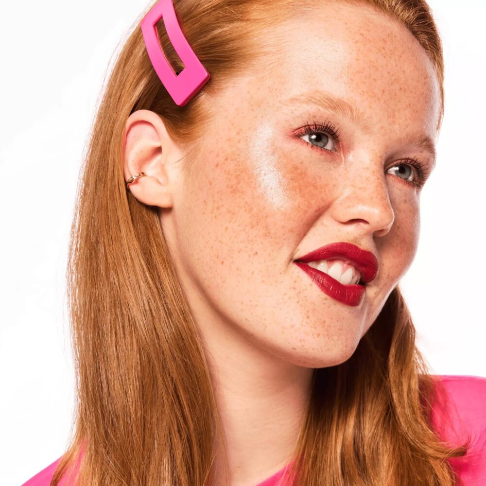 BABY GOT HOLO GLOW illuminante viso in stick - Essence - immagine 4