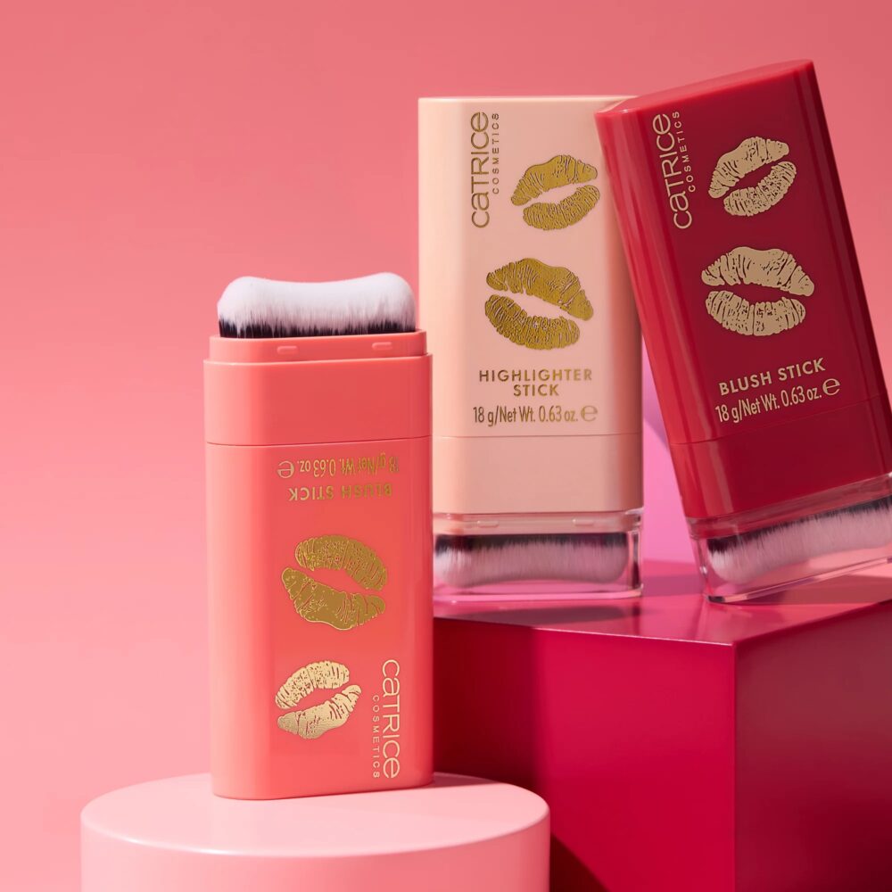 Kiss and glow Blush C02 - Catrice - immagine 4