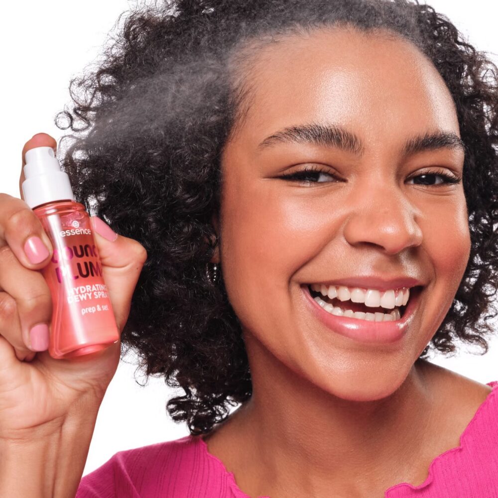 bouncy PLUMP HYDRATING DEWY SPRAY- Essence - immagine 2