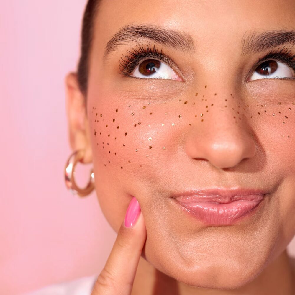 get the glaze! tatuaggi lentiggini - Essence - immagine 3