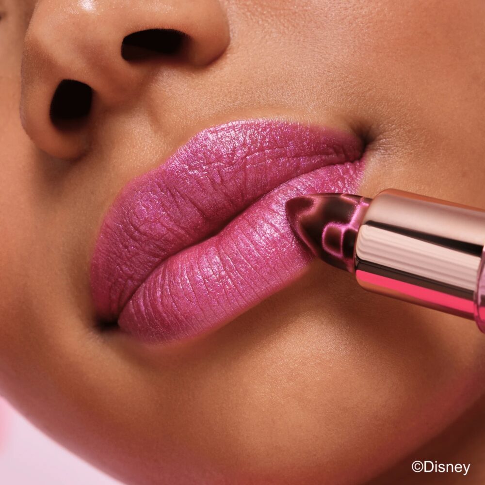 Rossetto effetto colore cangiante ispirato a Disney Alice nel Paese delle Meraviglie - Essence - immagine 2
