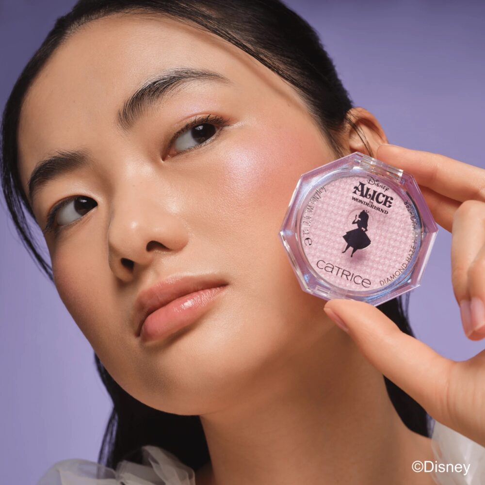 Illuminante Diamond Haze Disney Alice nel Paese delle Meraviglie - Catrice - immagine 3