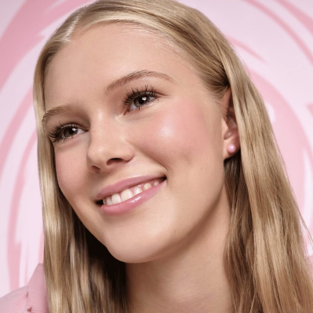 Blush opaco in mousse soffice ispirato a Disney Alice nel Paese delle Meraviglie 02 - Essence - immagine 3