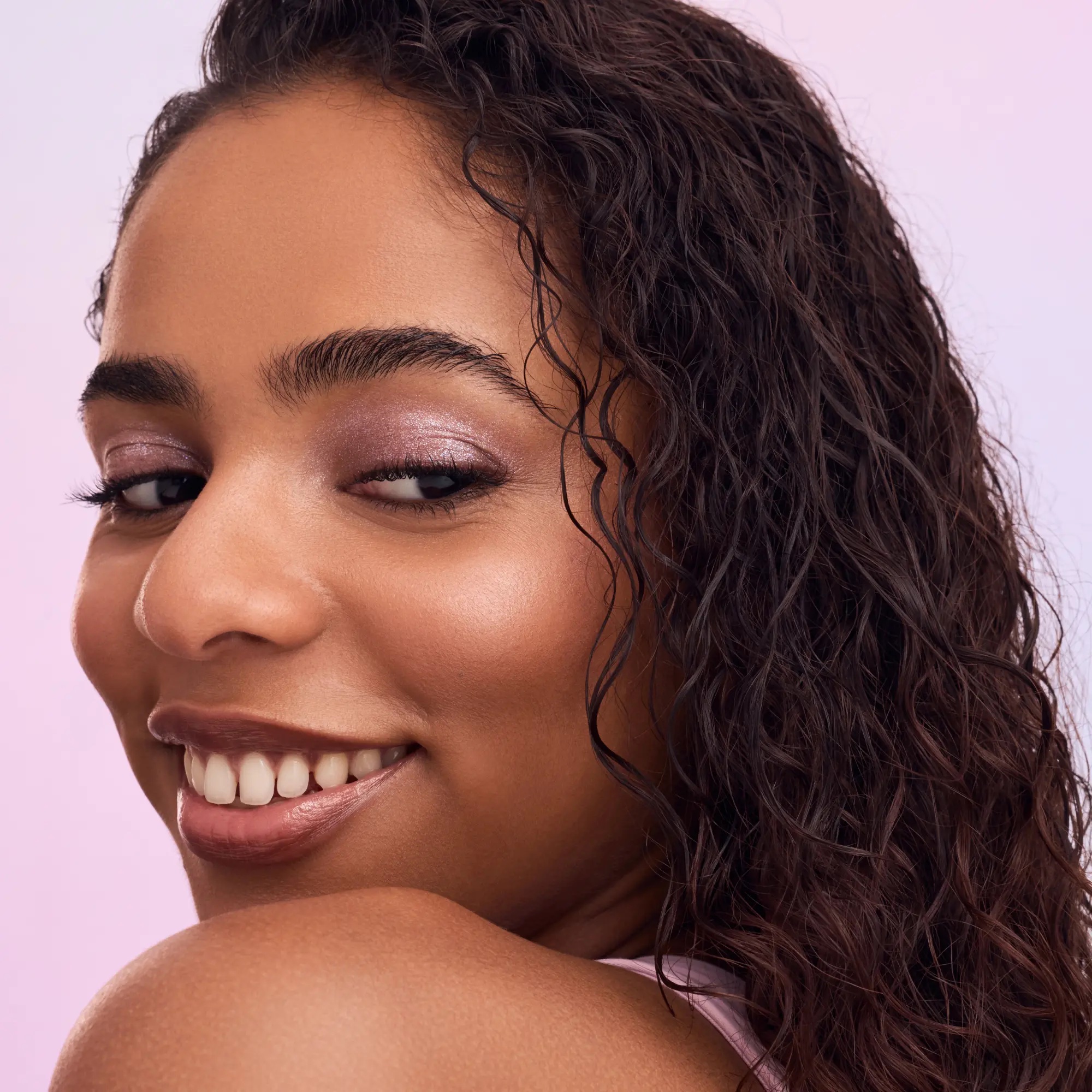 Ombretto liquido shaker Disney THE LITTLE MERMAID 01 - Essence - immagine 2