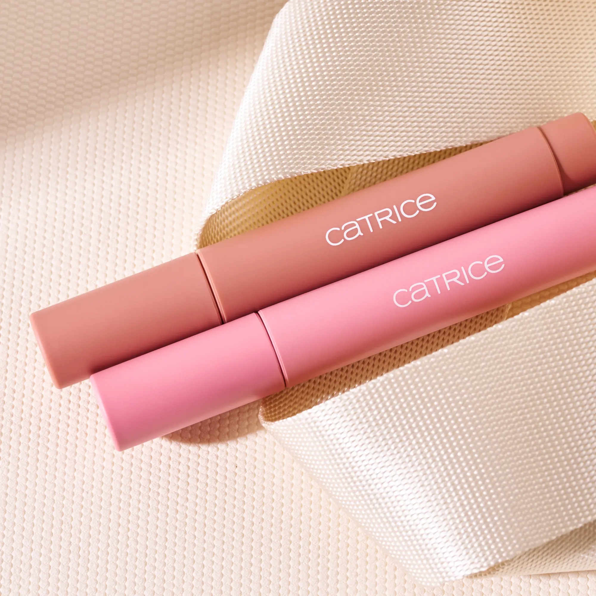 MY CORE ESSENTIALS Ultra Power Lip Stain c02 - Catrice - immagine 3